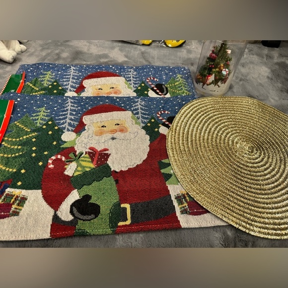 (NWT) Vintage BRAND NEW Set of 3 Christmas placemats + Mini Decor Christmas Tree - Picture 3 of 5